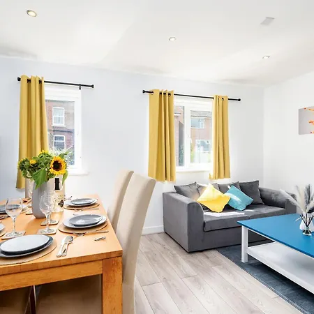Two-storey Flat For Contractors And Families Apartment *