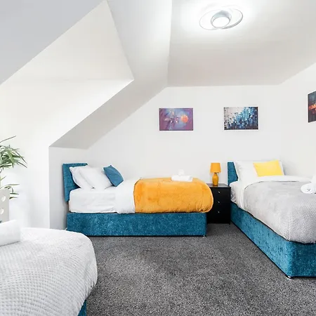 Two-storey Flat For Contractors And Families Apartment *