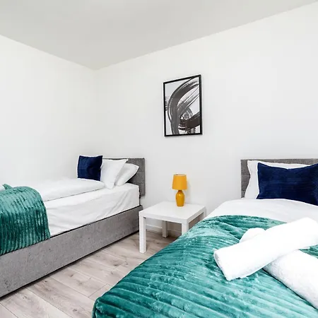 Two-storey Flat For Contractors And Families Apartment Sheffield