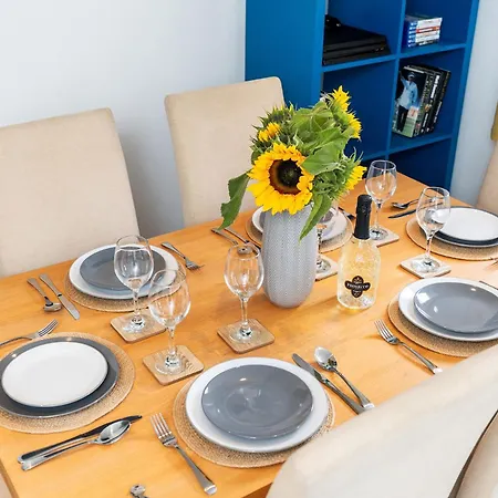 Two-storey Flat For Contractors And Families Sheffield